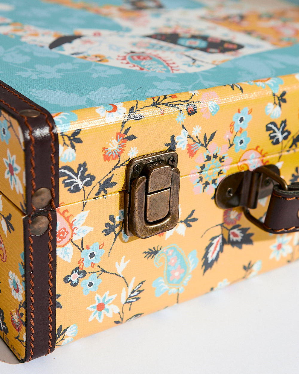 Pixel Paisley Ele Mini Trunk